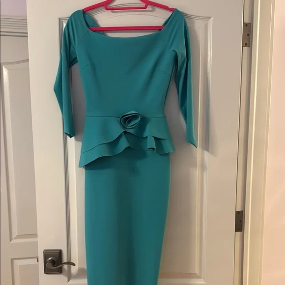 Chiara Boni Elegant Teal Dress with Ruffle Detail and 3/4 Sleeves - Picture 2 of 5